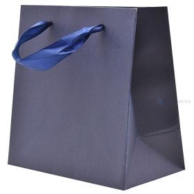 Tumši zils papīra maisiņš ar lentes rokturiem 15+8x15cm